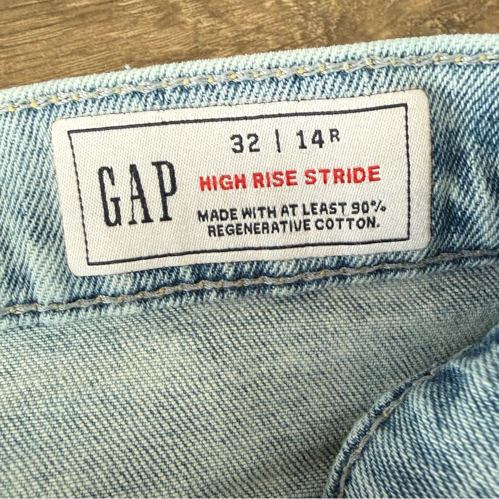 GAP Light Wash Wide Leg Jeans - Picture 6 of 14